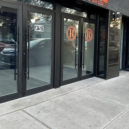Regal Inn & Suites New York Laguardia Hotel Экстерьер фото