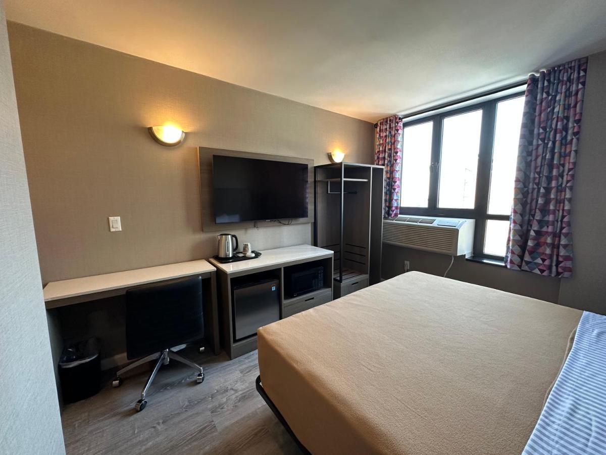 Regal Inn & Suites New York Laguardia Hotel Экстерьер фото
